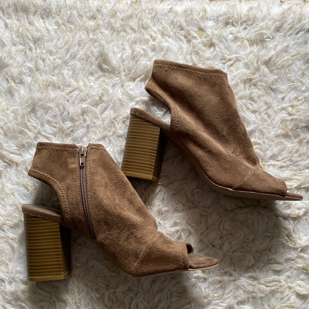 brown heels